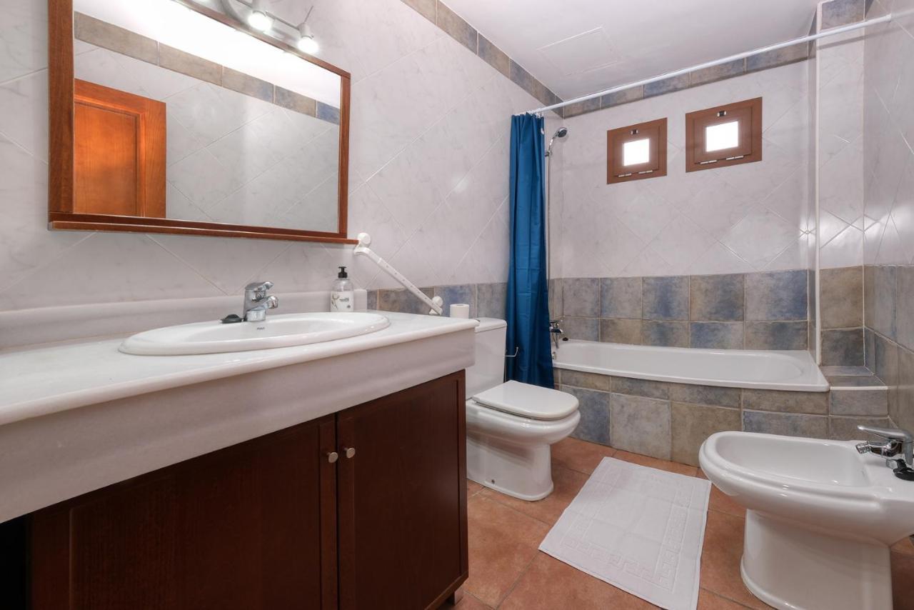 Villa Casa Elin-Shared Pool, Fast Wifi Costa Teguise Exterior foto