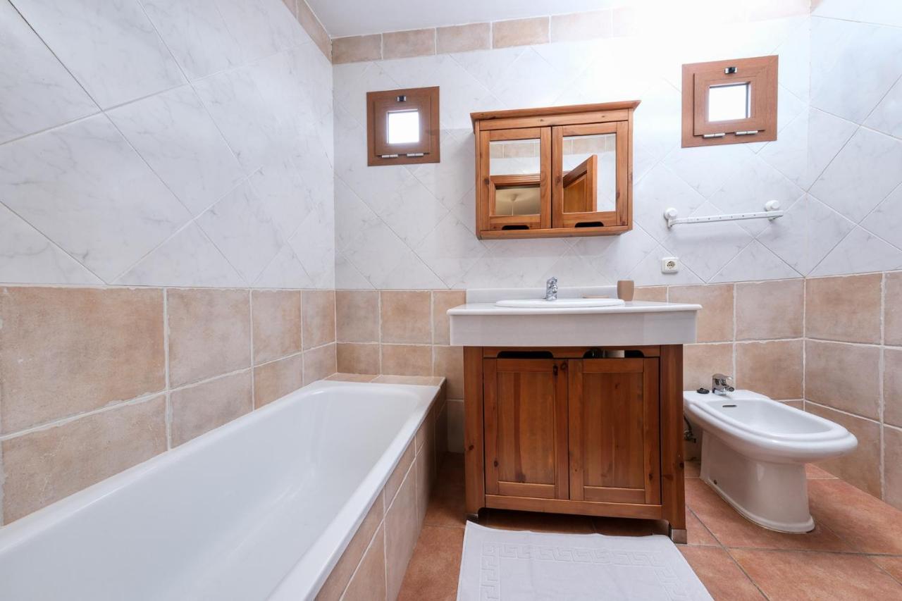 Villa Casa Elin-Shared Pool, Fast Wifi Costa Teguise Exterior foto